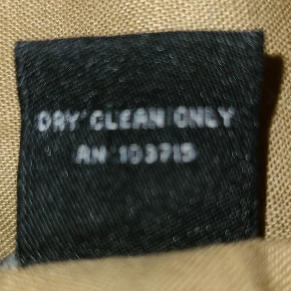 LARRY LEVINE PETITE Women's Beaded Crop Pants. Front Pockets. SIZE 8P - Picture 8 of 11